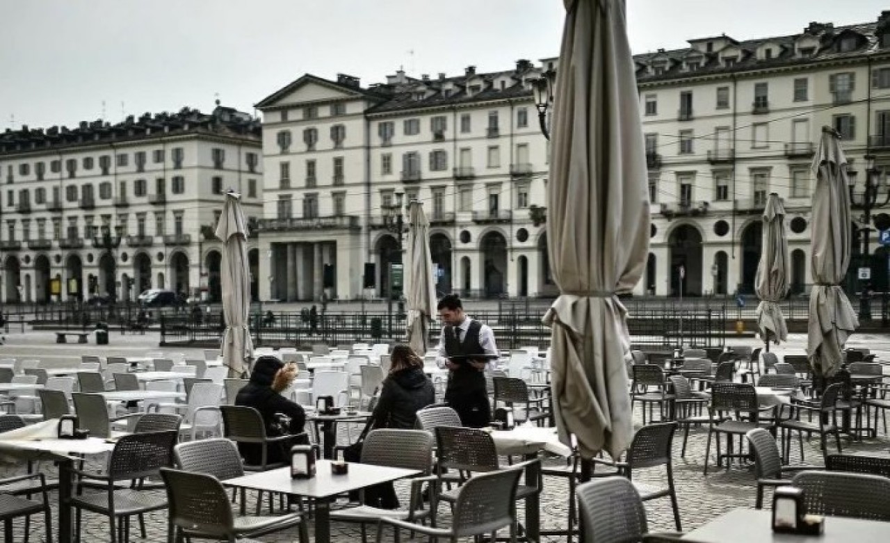 Avrupa'da koronavirüs kısıtlamaları yumuşatılıyor