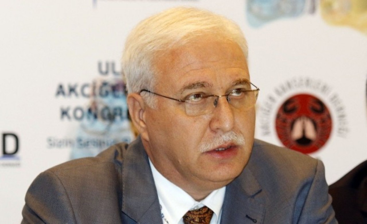 Bilim Kurulu Üyesi Prof. Tevfik Özlü: 'Uzun süre evde kalmaya hazır olun'