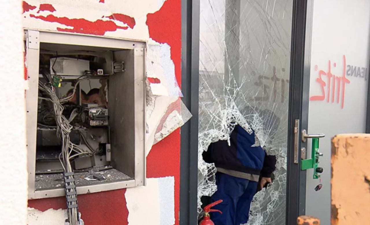 Bu neyin göstergesi: ATM'ler hava uçurularak soyuldu