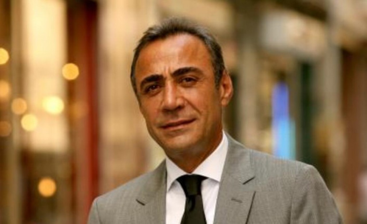 Canlı yayında olduğunu unutan milletvekili Berhan Şimşek yaptığı hareketle tepki topladı!