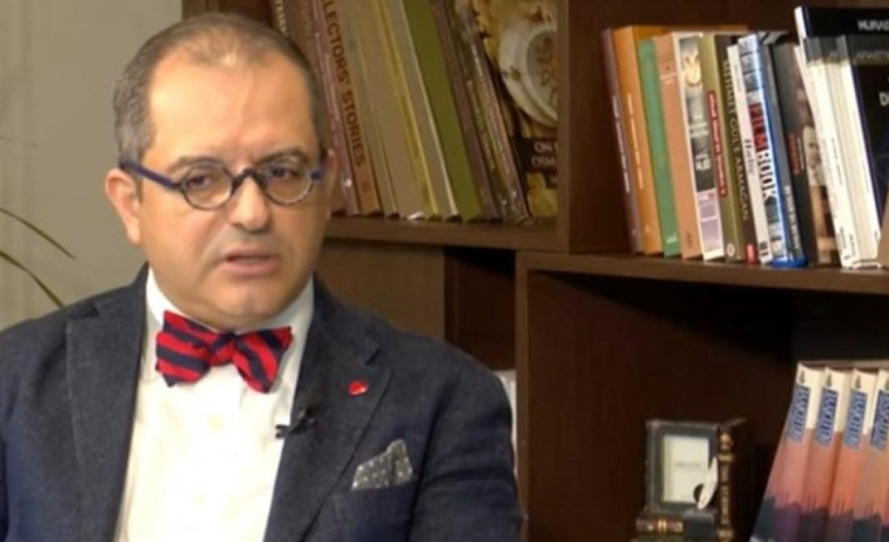 Canlı yayında söyledikleriyle büyük tepki çeken Prof. Dr. Mehmet Çilingiroğlu bakın bu sefer ne yaptı!