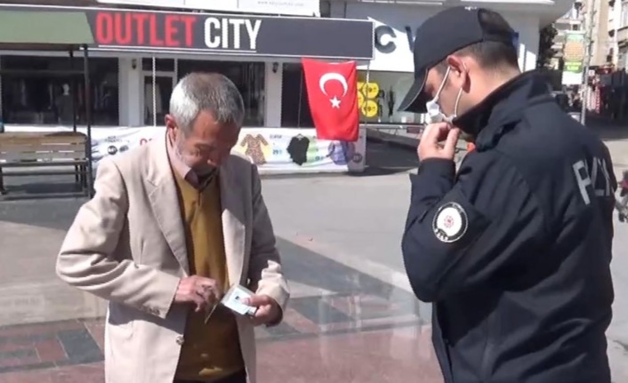 Dr. Serdar Savaş: 65 yaş üstü hafta sonu sokağa çıkmalı