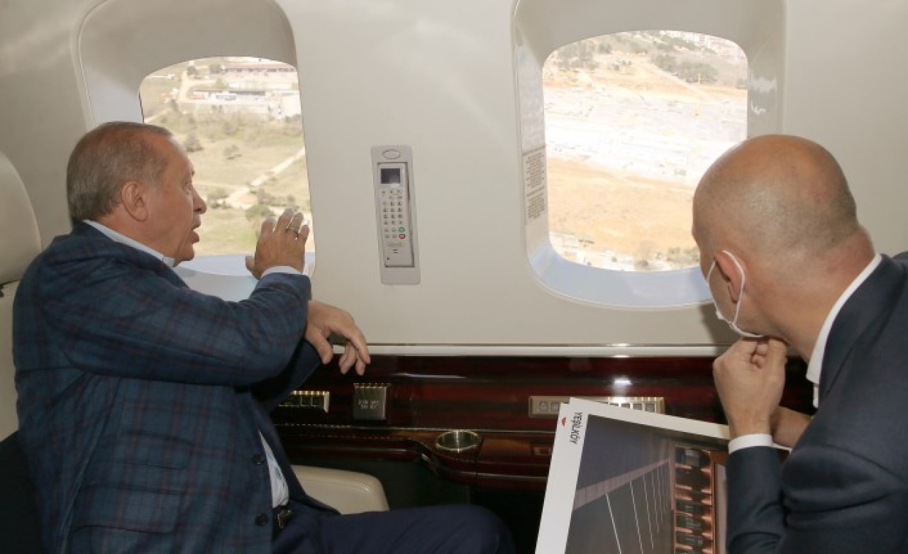 Erdoğan helikoptere bindi: İstanbul'da yapımı devam eden hastaneleri havadan kontrol etti