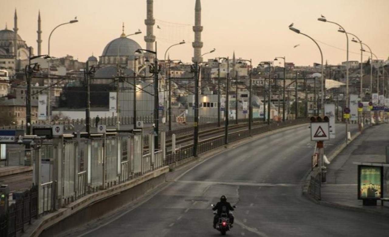 İçişleri'nden sokağa çıkma yasağına ilişkin açıklama: Market,  bakkal ve manav çalışma saatleri değişti