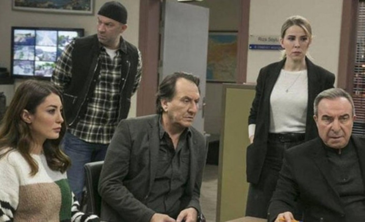 Arka Sokaklar dizisi için kritik karar: Ünlü oyuncu rol almayacak!