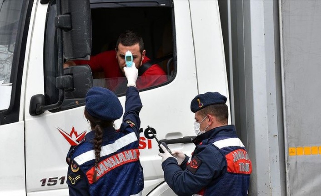 Kontrol noktalarını aşmak isteyen vatandaşların büyük kurnazlığını vali açıkladı!