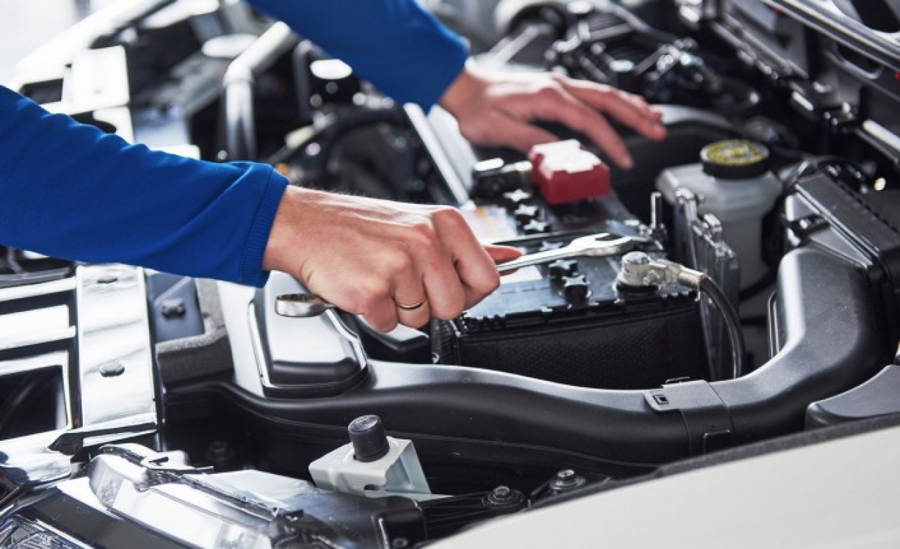 Koronavirüs dehşeti: Oto bayi müdürü öldü,  sahibi hastanede,  çalışanlar karantinada