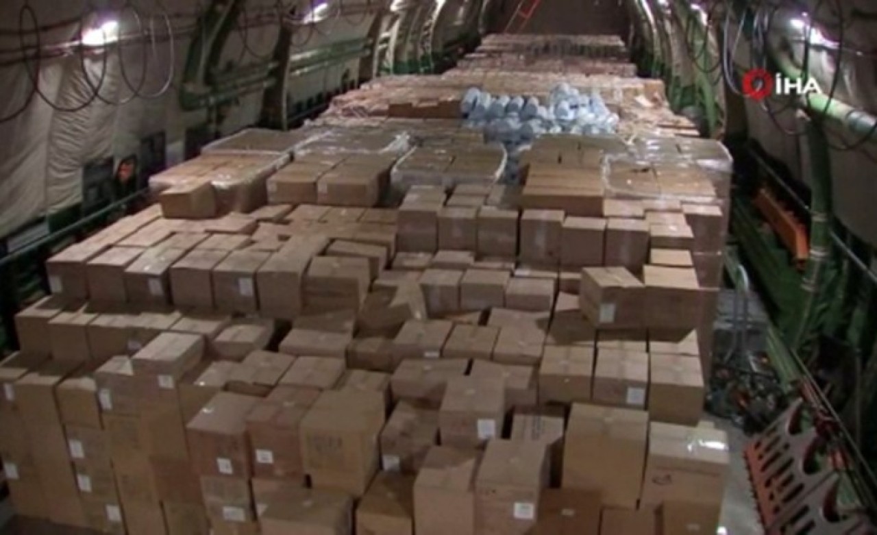 Koronavirüsten sonra bu da oldu: Rusya'dan ABD'ye yardım uçağı