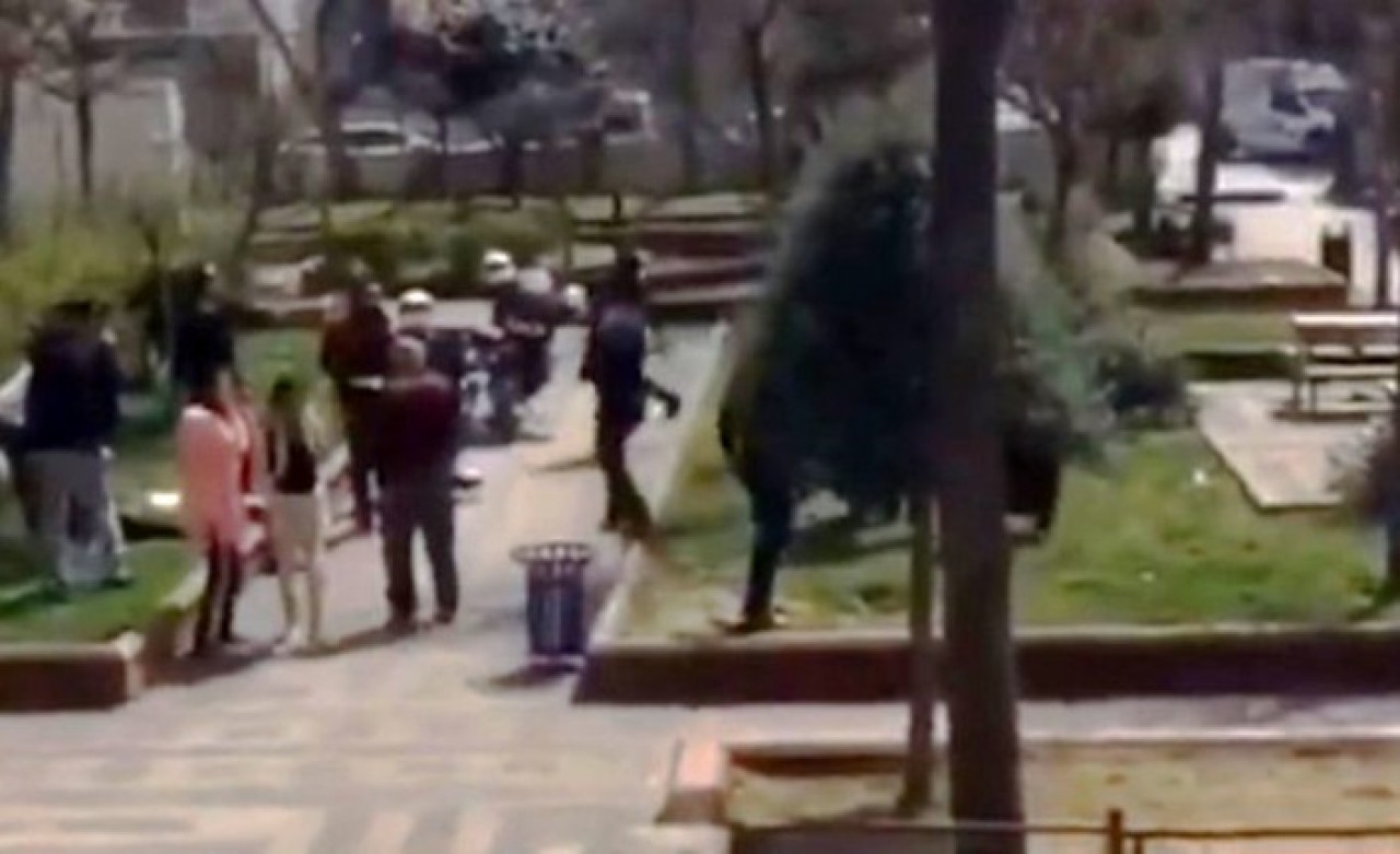 Küçükçekmece'de silah sesleri: Polise saldırdılar