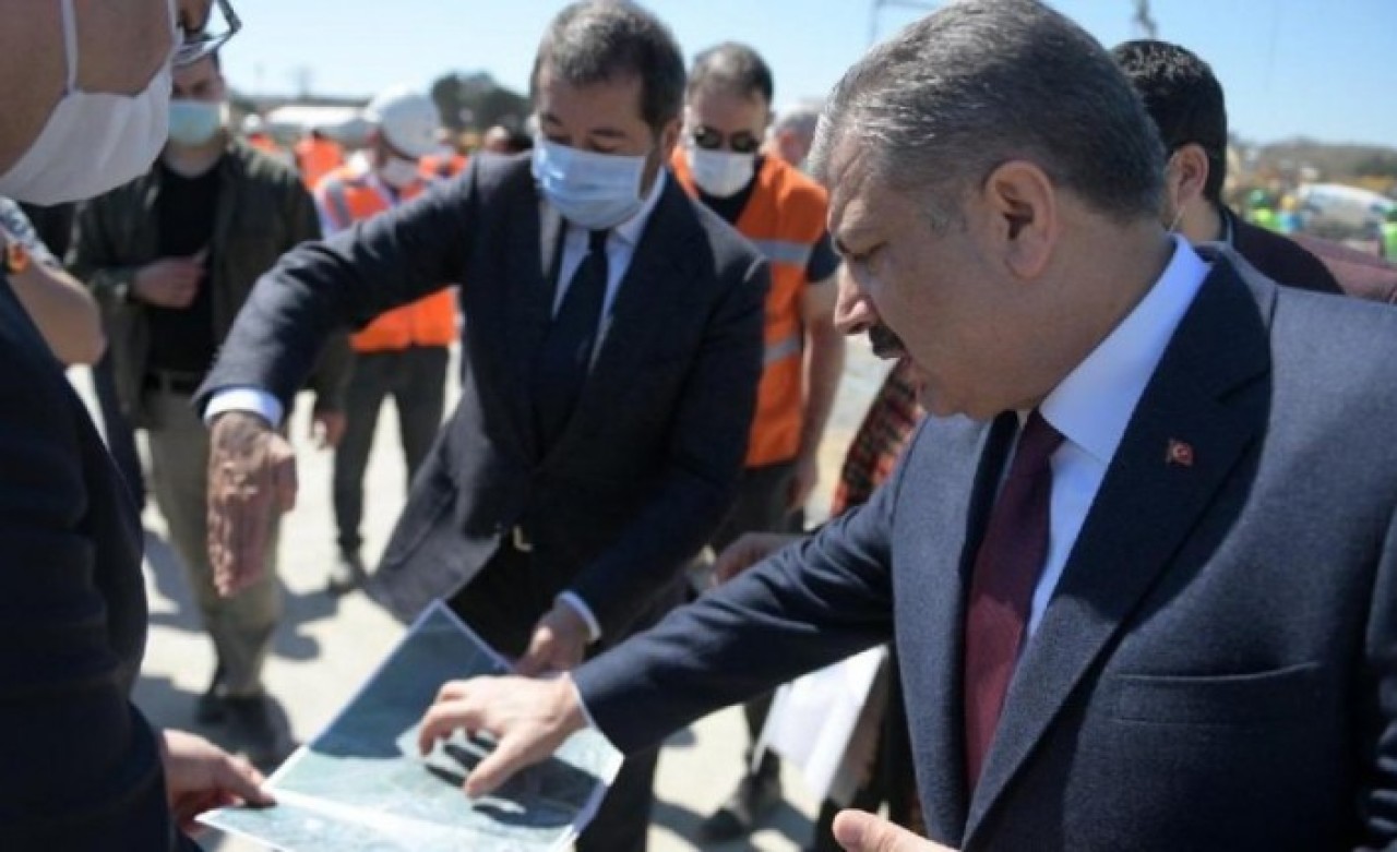 Oldu mu ya sayın Fahrettin Koca: Kendi uyarılarına kendisi uymadı