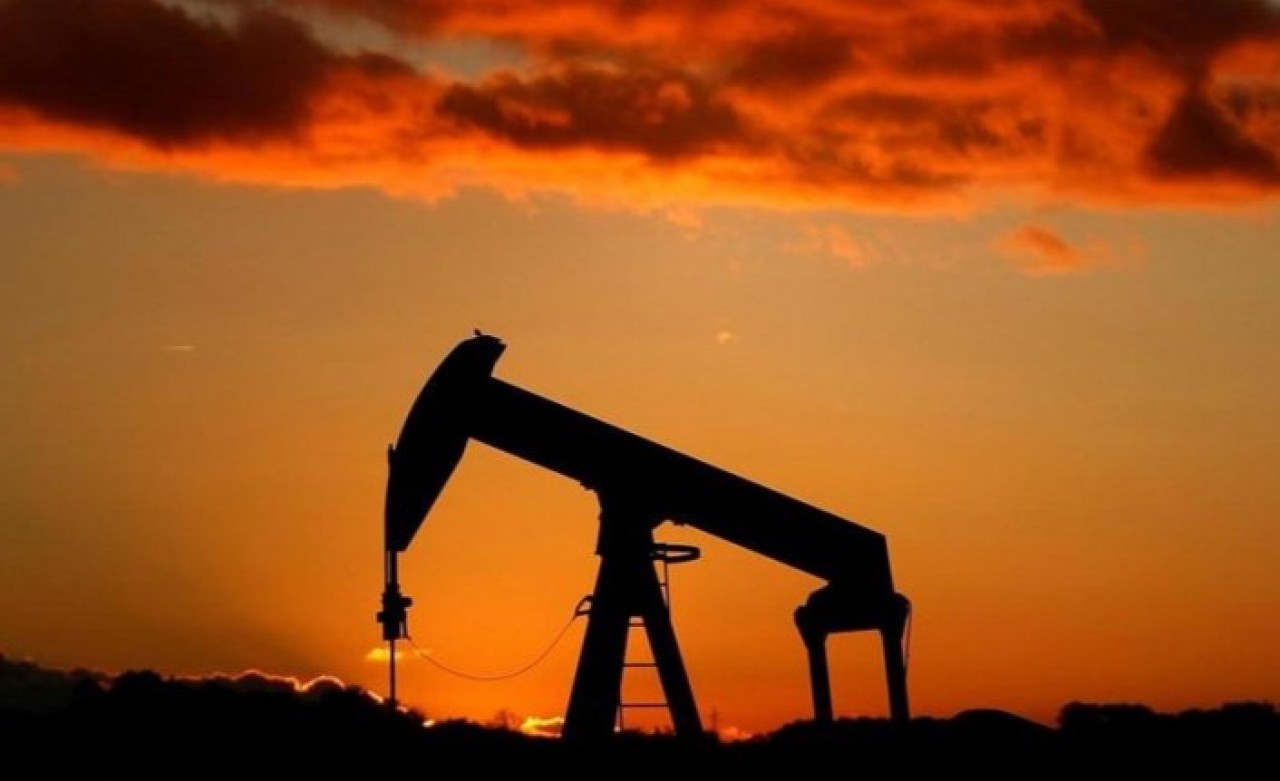 Petrol fiyatlarında tarihi anlar: Petrol satanlar,  alıcılara para ödemek zorunda kalabilir