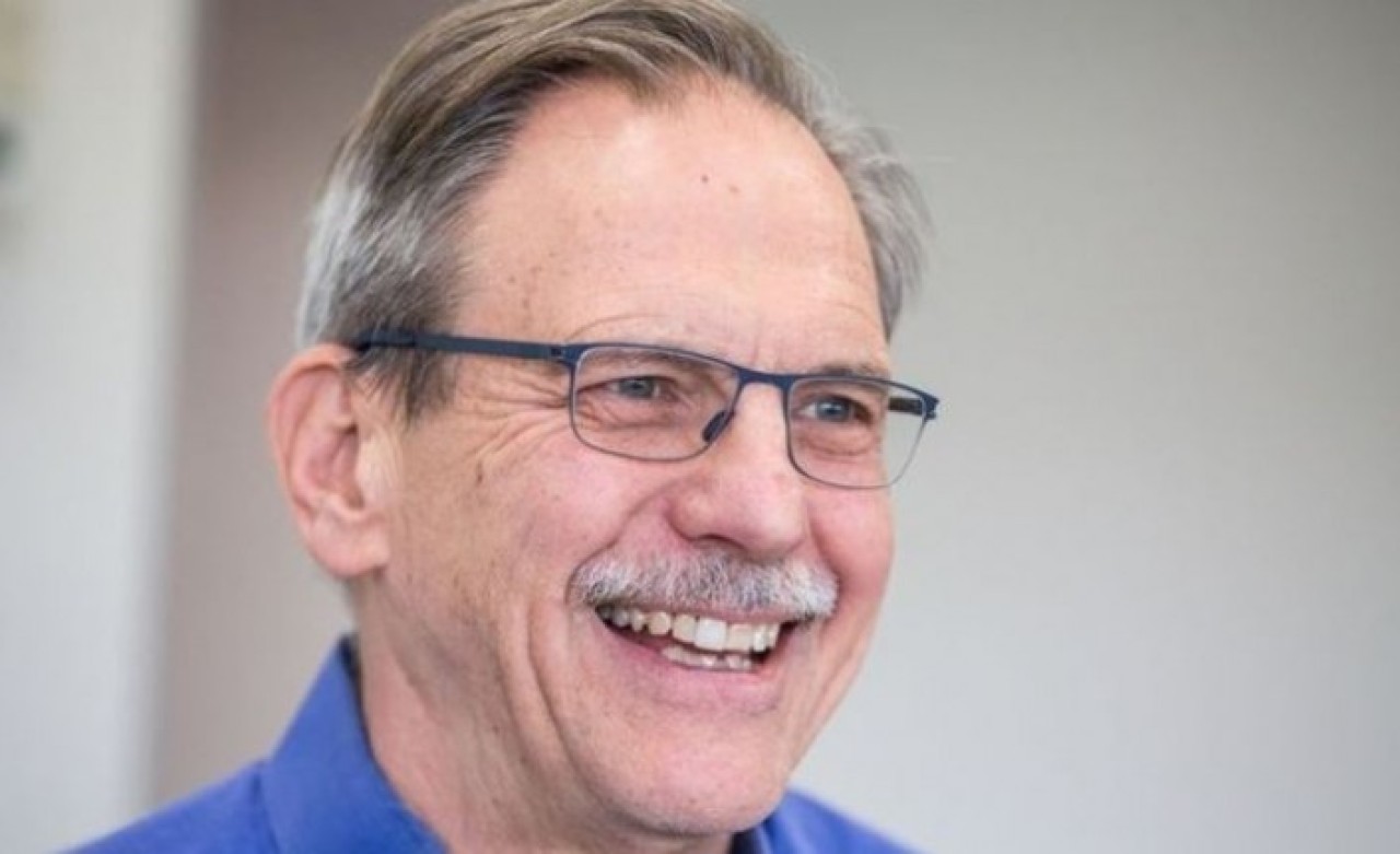 Profesör,  koronavirüs sayesinde dolar milyarderi oldu