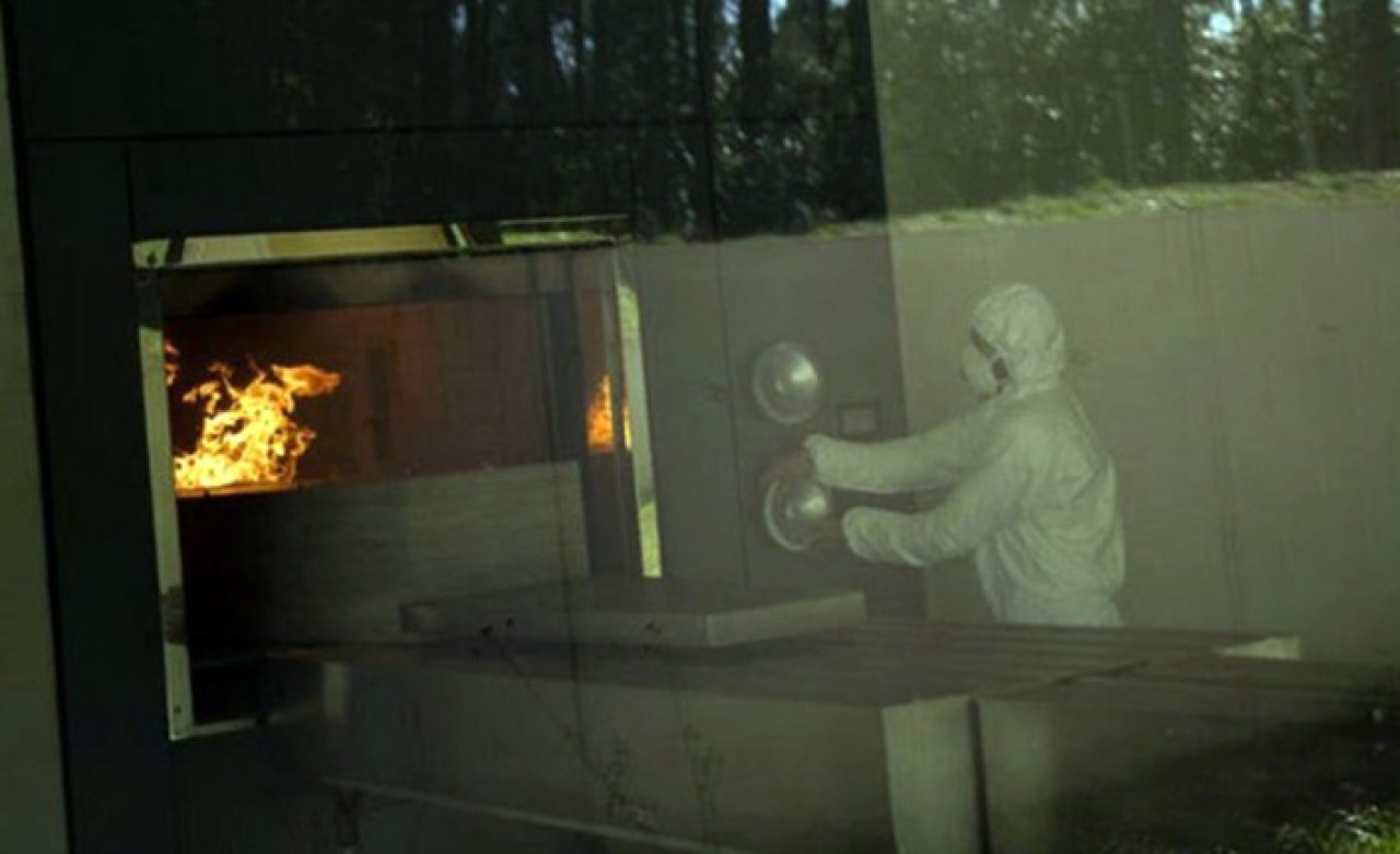 Tüyler ürperten görüntü: Koronavirüsünden ölen kişiyi fırına verdiler!