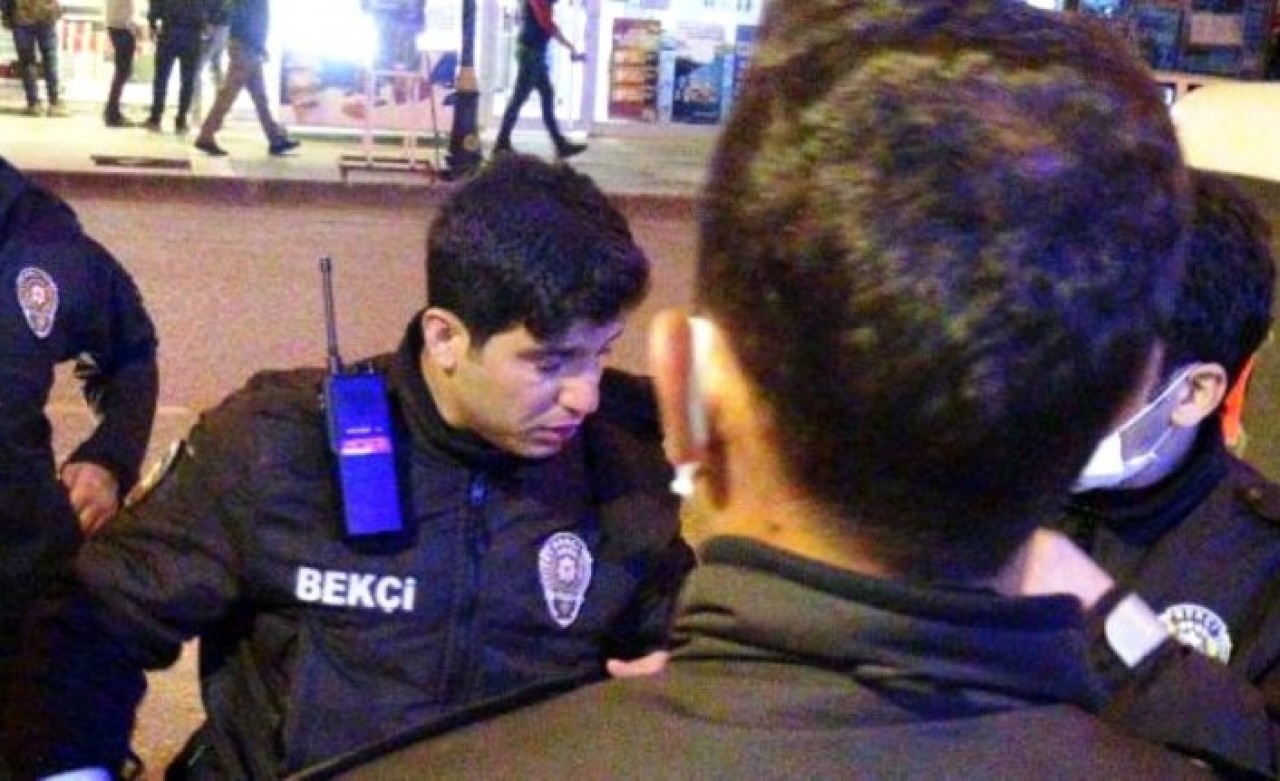 Suriye uyruklu şahıs,  kendisine kimlik soran bekçiye biber gazı sıktı!