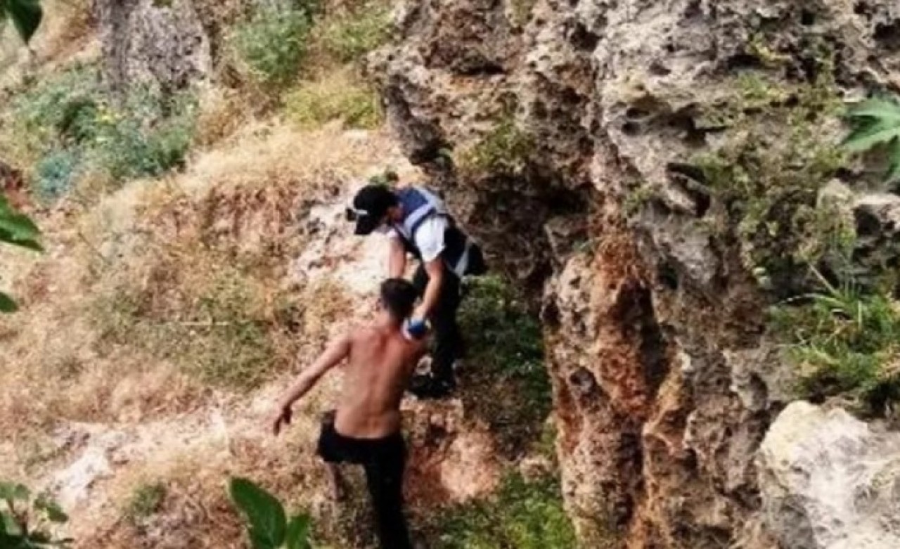 1 kilo tatlı ve dürüm sözü üzerine intihardan vazgeçti