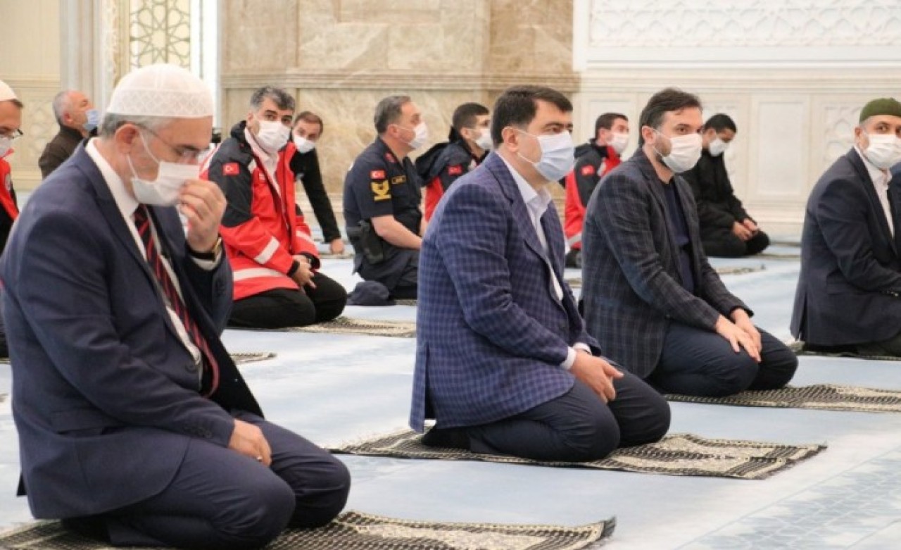 65 yaş ve üstüne cuma namazı kısıtlaması!