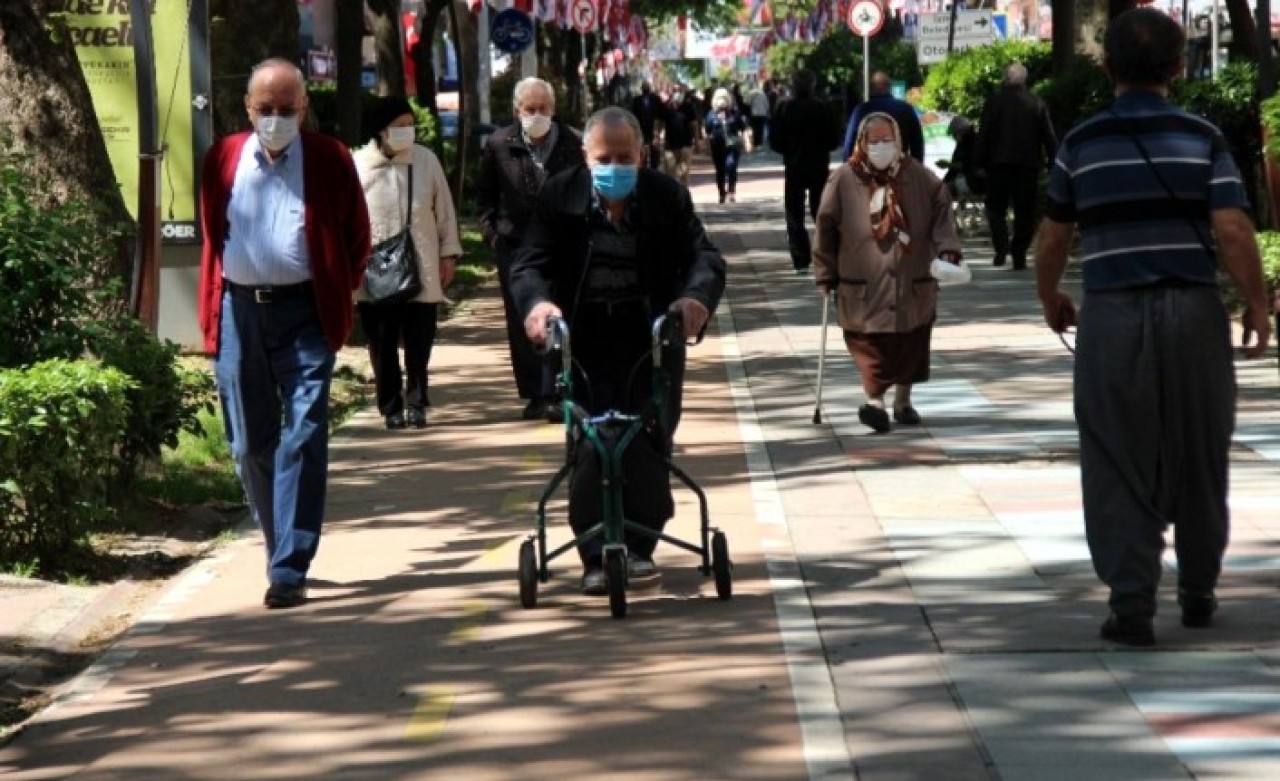65 yaş ve üstünün kısıtlaması ne zaman kalkacak? Tarih belli oldu