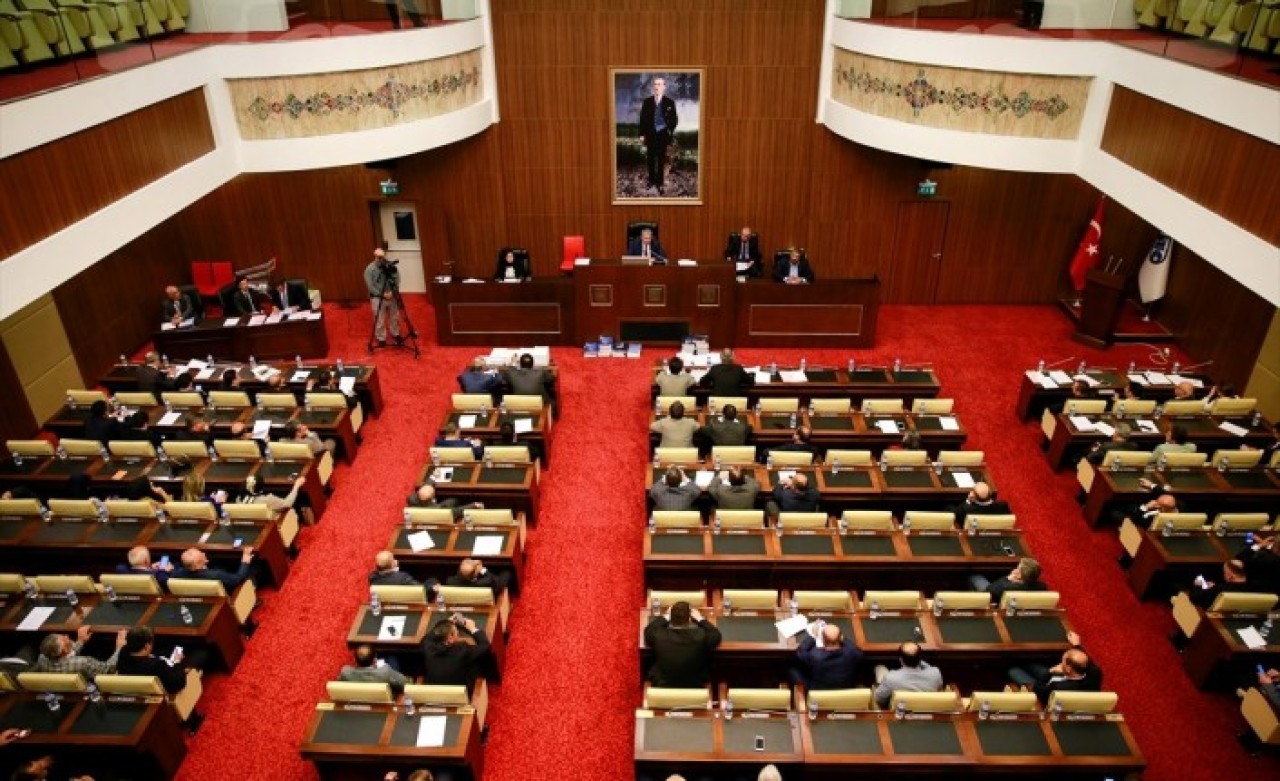 Ankara Büyükşehir Belediye Meclisi'nde gerginlik!