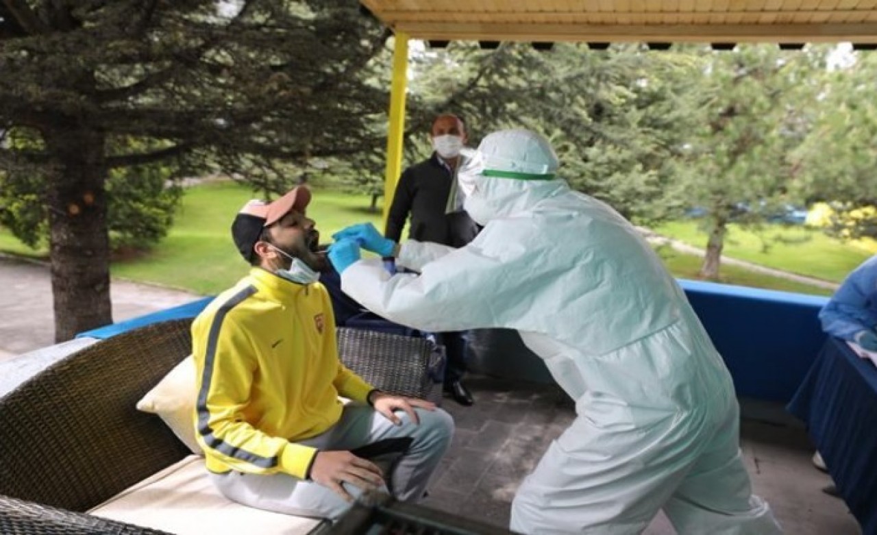 Antrenmanlara başlayan Ankaragücü'ne şok: Bir futbolcunun testi pozitif çıktı