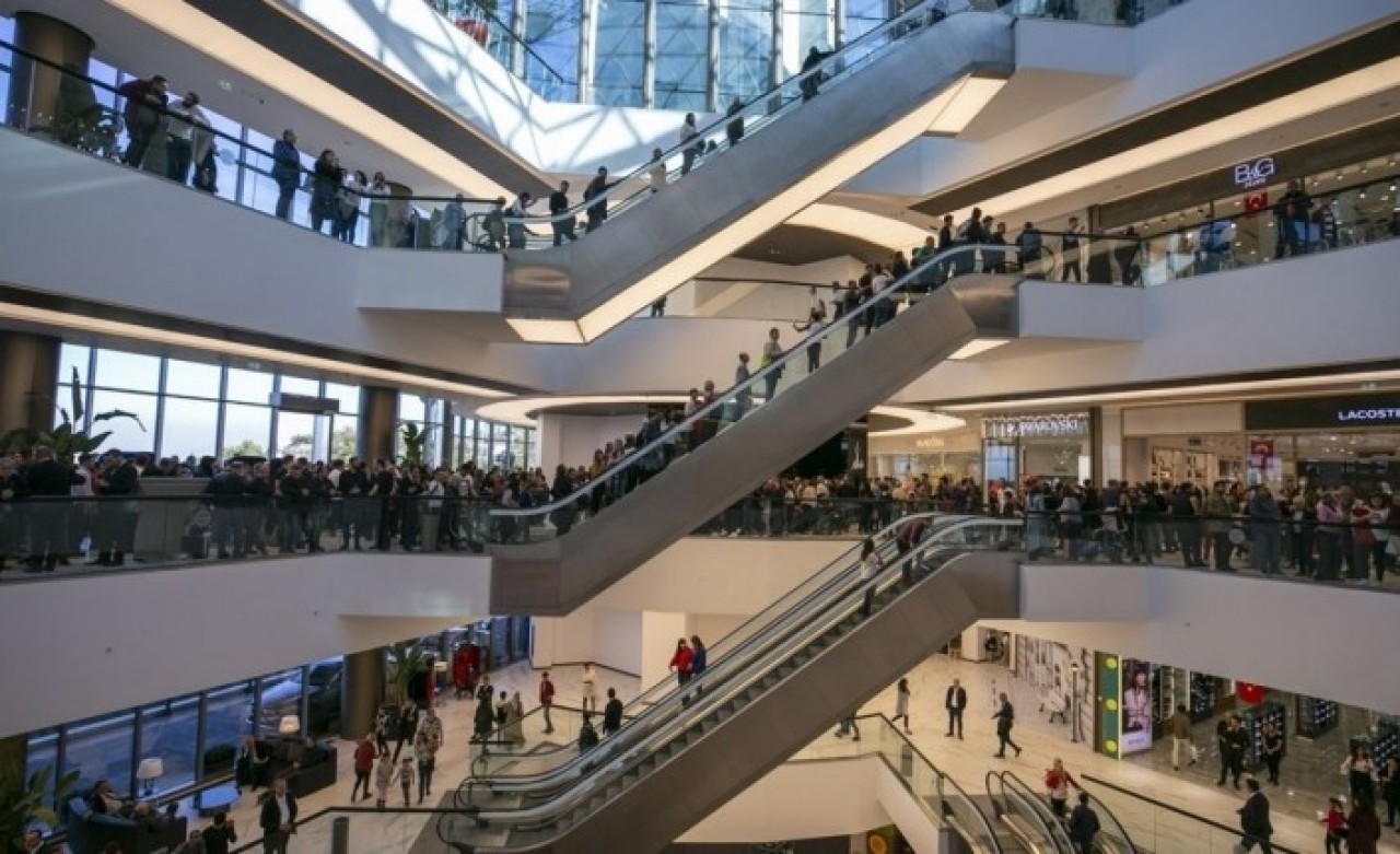 AVM çalışanlarından yurttaşlara çağrı: Sesimizi duyun,  gelmeyin!