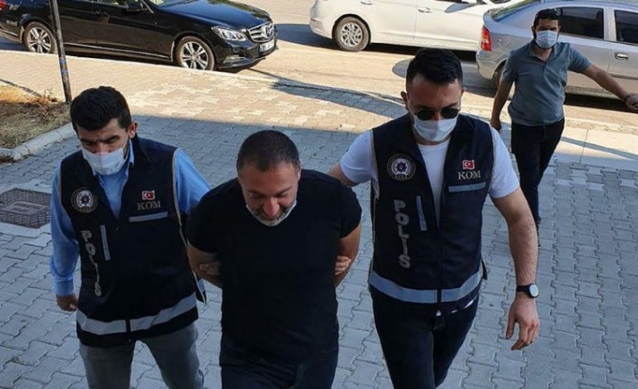 Avukata bak: 2 kişiyi ayağından vurdu!