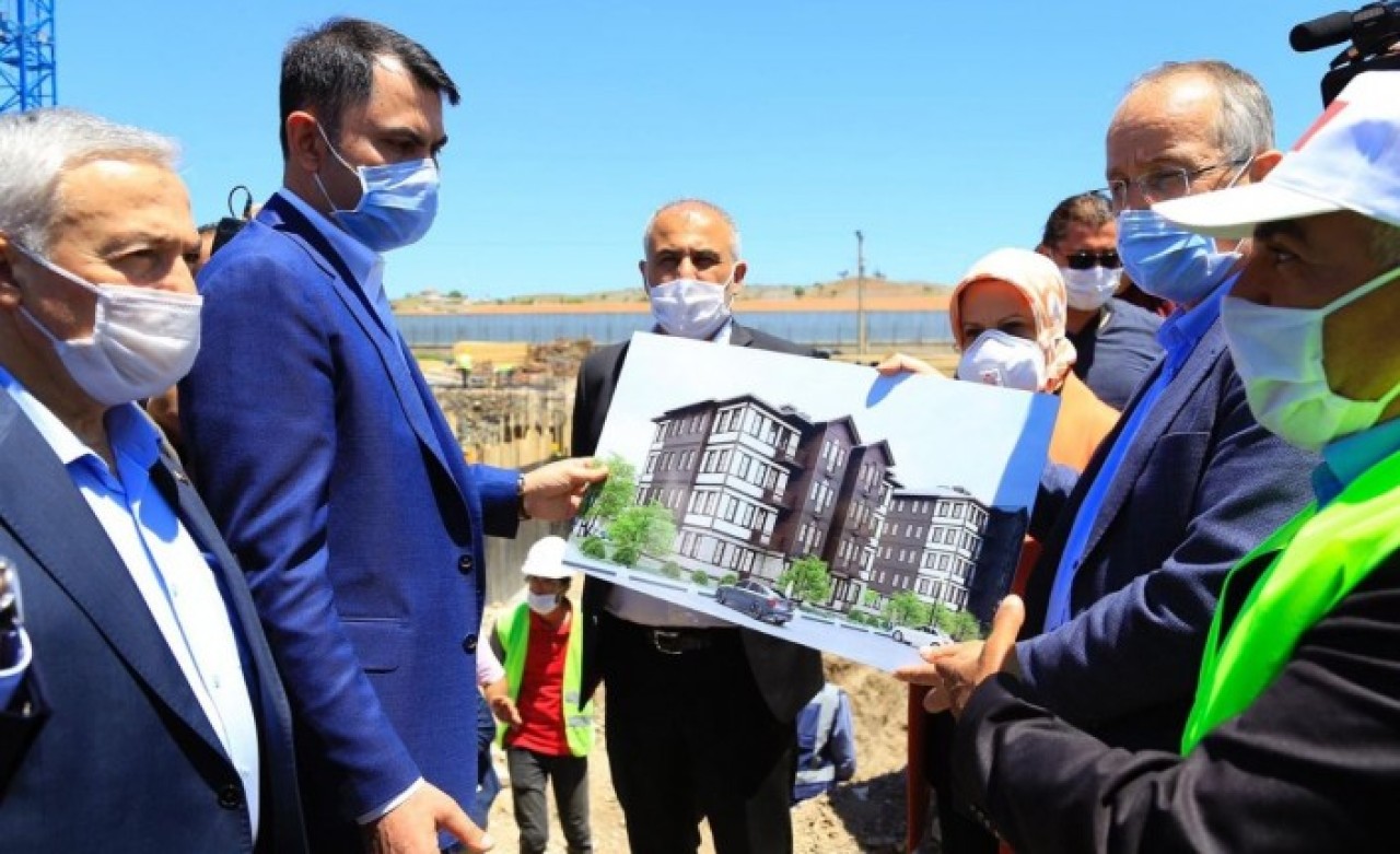 Bakan Kurum’dan sert sözler: ‘’İşini düzgün yapmaya niyetin yoksa bırak’’