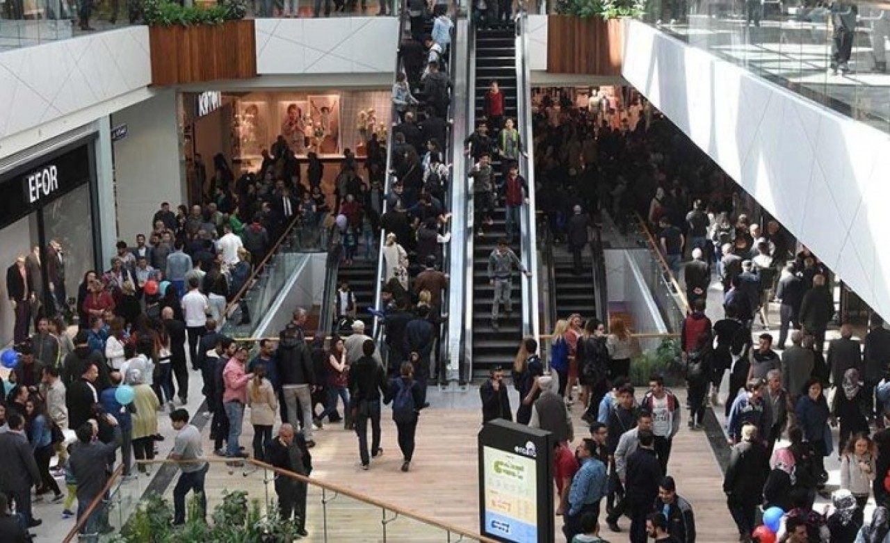 Bilim Kurulu üyesi ‘AVM’lerden bile riskli’ dedi ve uyardı: Çok dikkatli olmalıyız