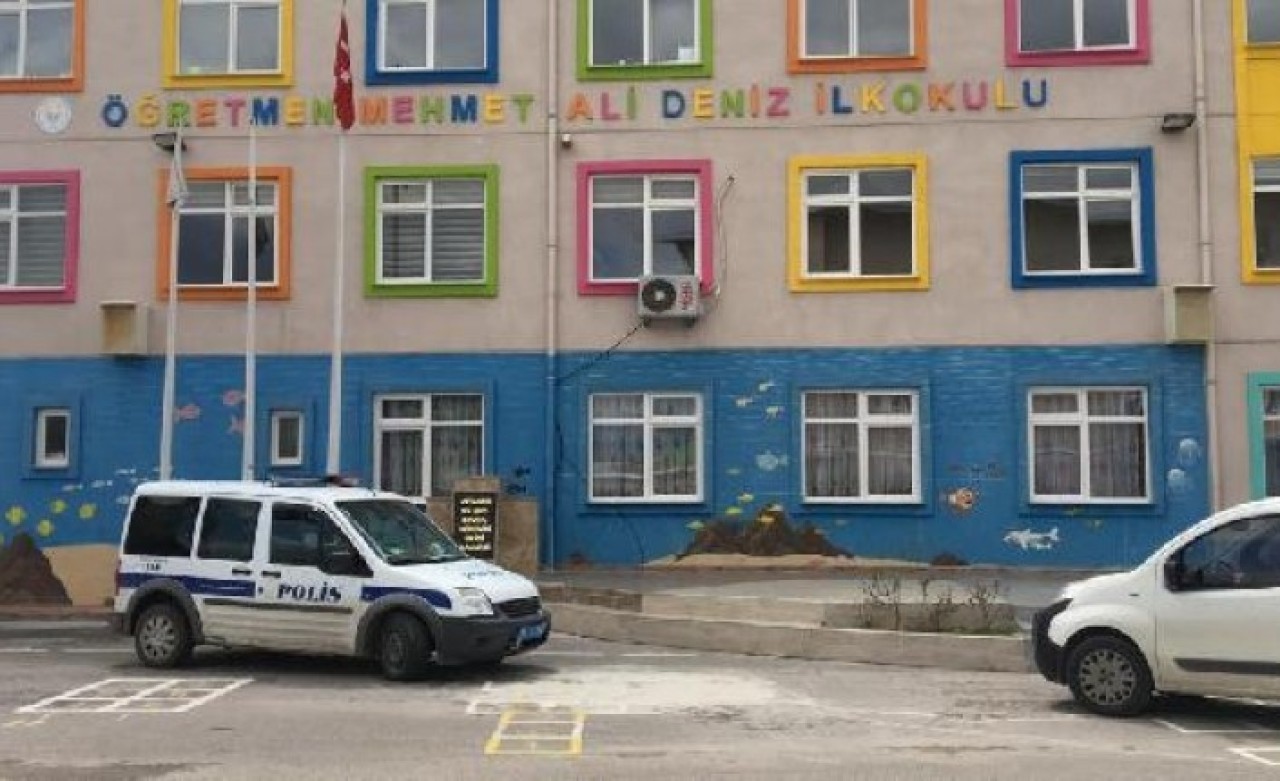 Bursa'daki 8 okuldan Atatürk büstlerini çaldılar!