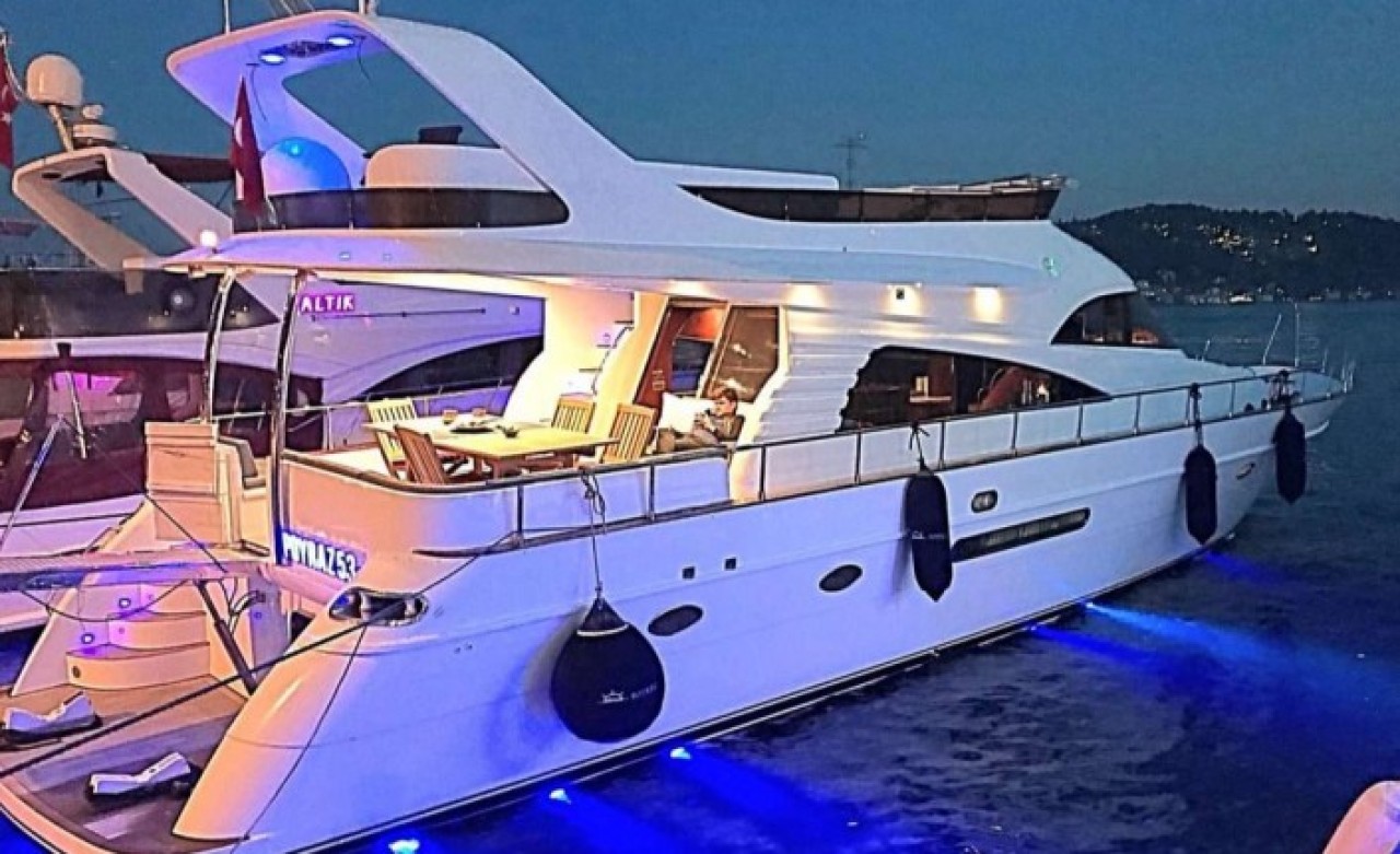 Doğum günü kutlanan lüks yat battı: 5 ölü,  8 kayıp