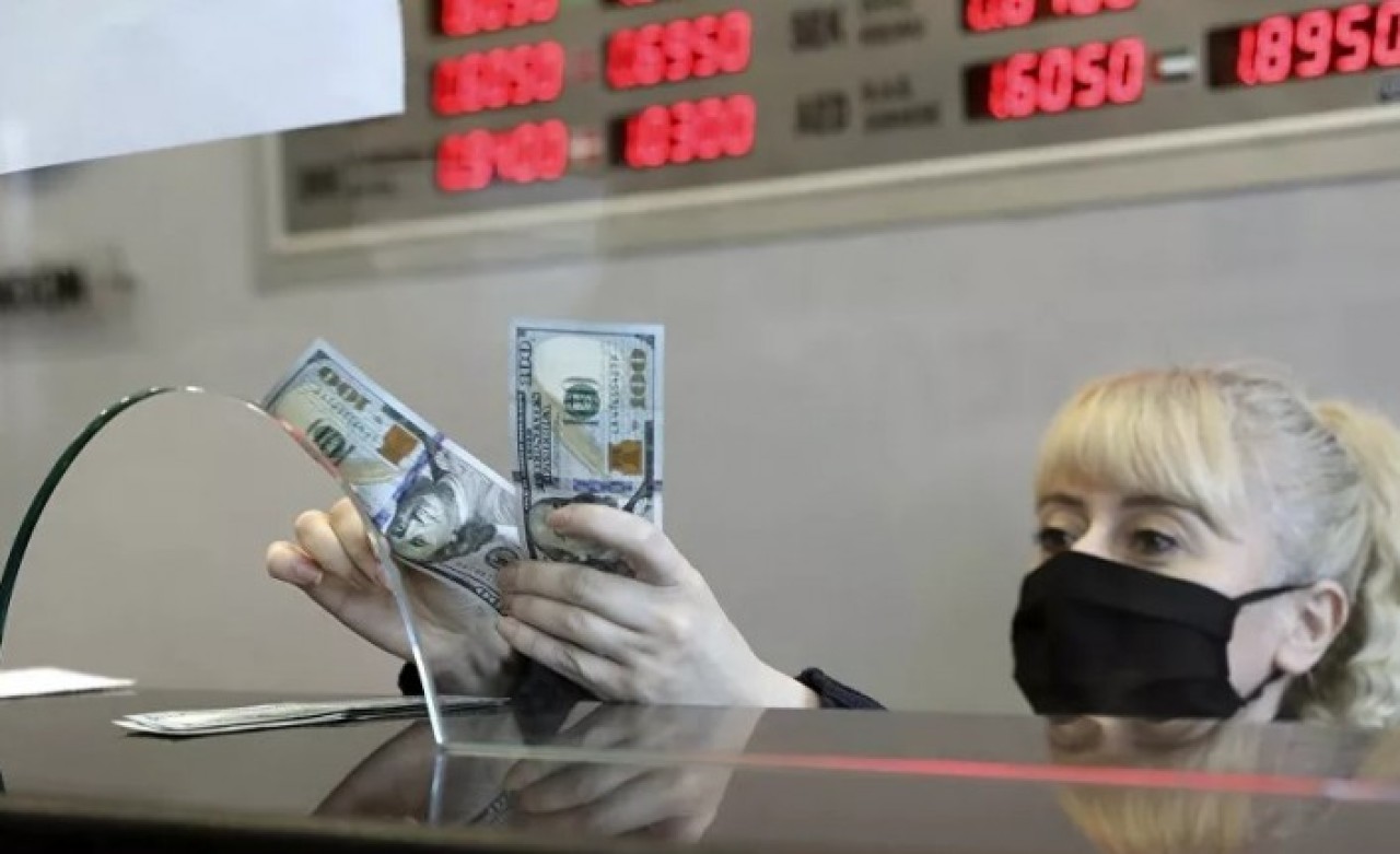 Dolar gerilemeye devam ediyor