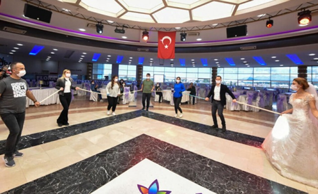 Düğünlere koronavirüs tedbiri: İlginç listede bakın ne şartlar var!