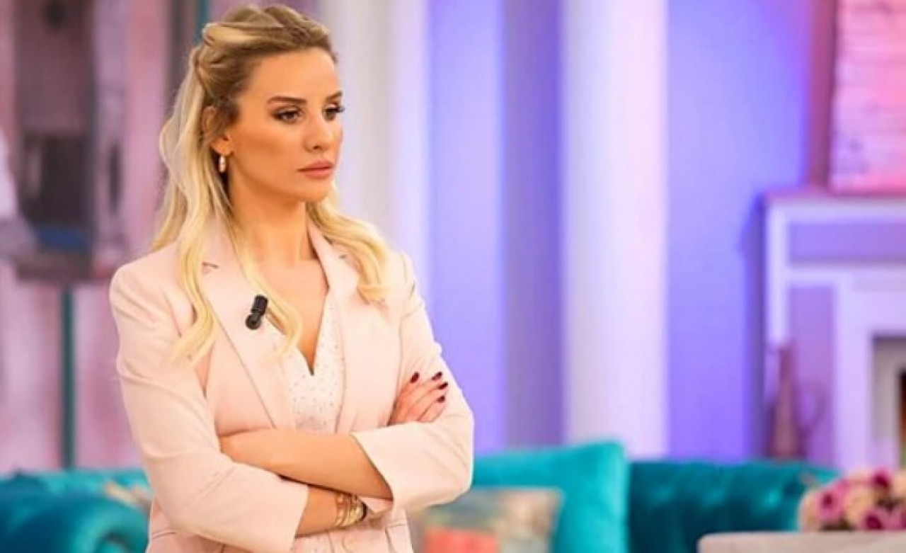 Esra Erol,  konuğu koronavirüs hastası çıkınca canlı yayındaki tepkisiyle olay oldu!