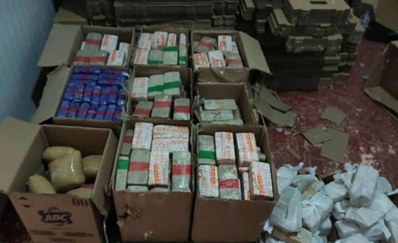 Et kutularından zehir çıktı: Polis şaşkına döndü!