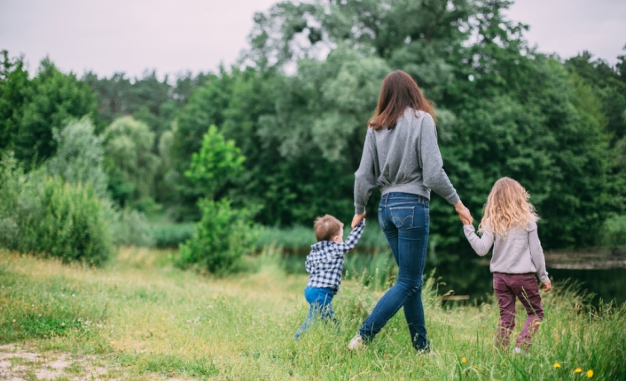 Flaş karar: Boşanan kadın çocuğuna kendi soyadını verebilecek