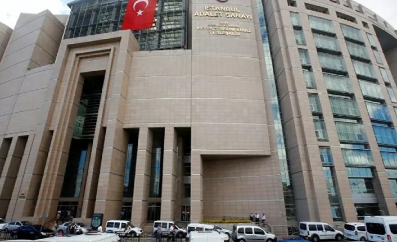 Hakimi öldürmek için adliyeye gitti: Sakarlığı ele verdi!