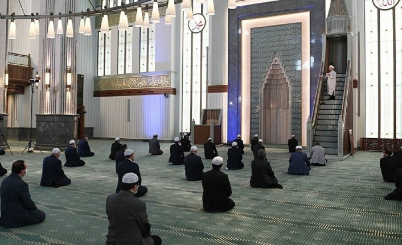 İstanbul'da cuma namazı kılınacak camiler belli oldu