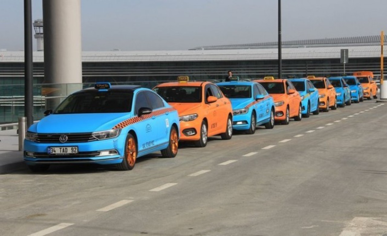İstanbul Havalimanı'nın lüks taksileri de sağlıkçıların hizmetinde