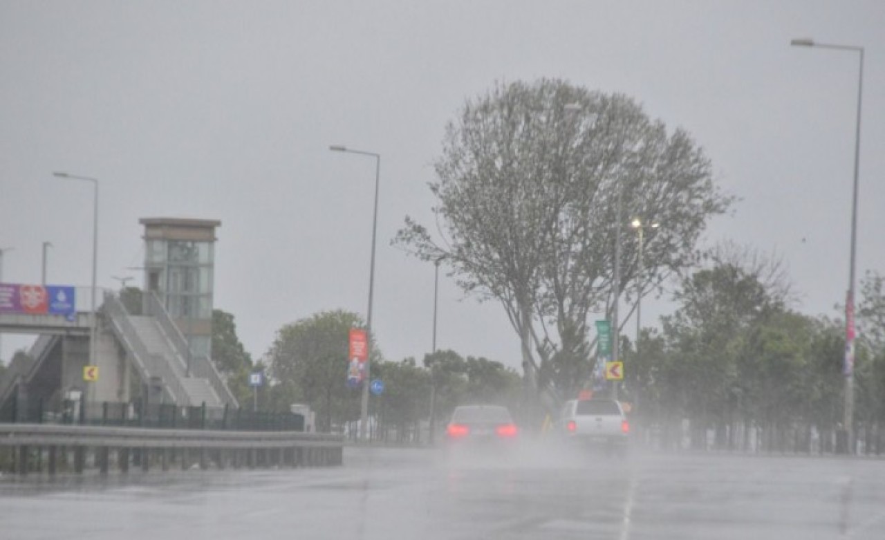 İstanbul kışa döndü: Soğuk ve yağmur kaç gün sürecek?