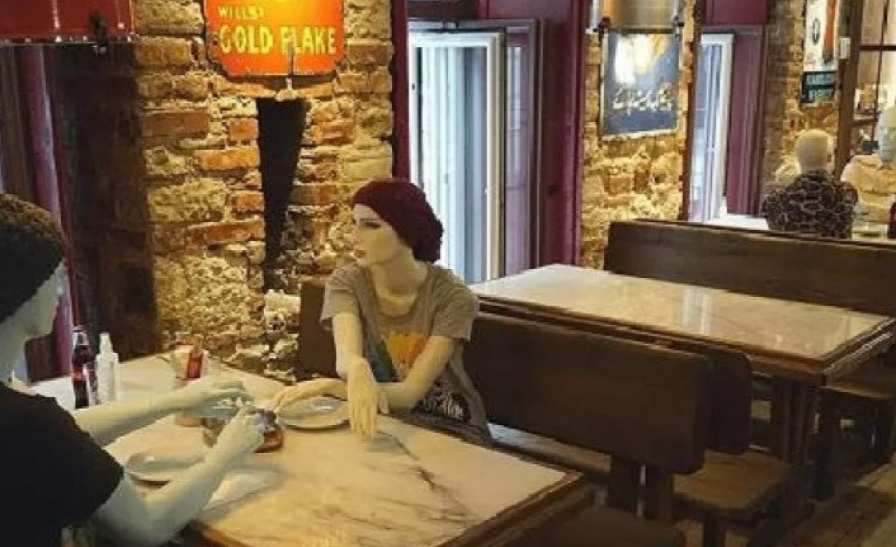 Kafeler böyle mi olacak: İşte yeni manken müşteriler