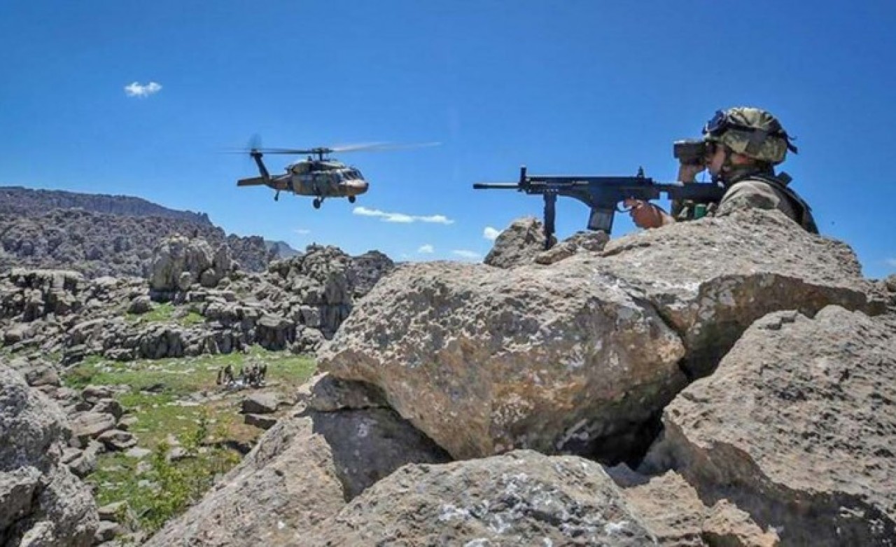 Kars'ta teröristlerle sıcak çatışma: 1 askerimiz şehit,  3 terörist öldürüldü