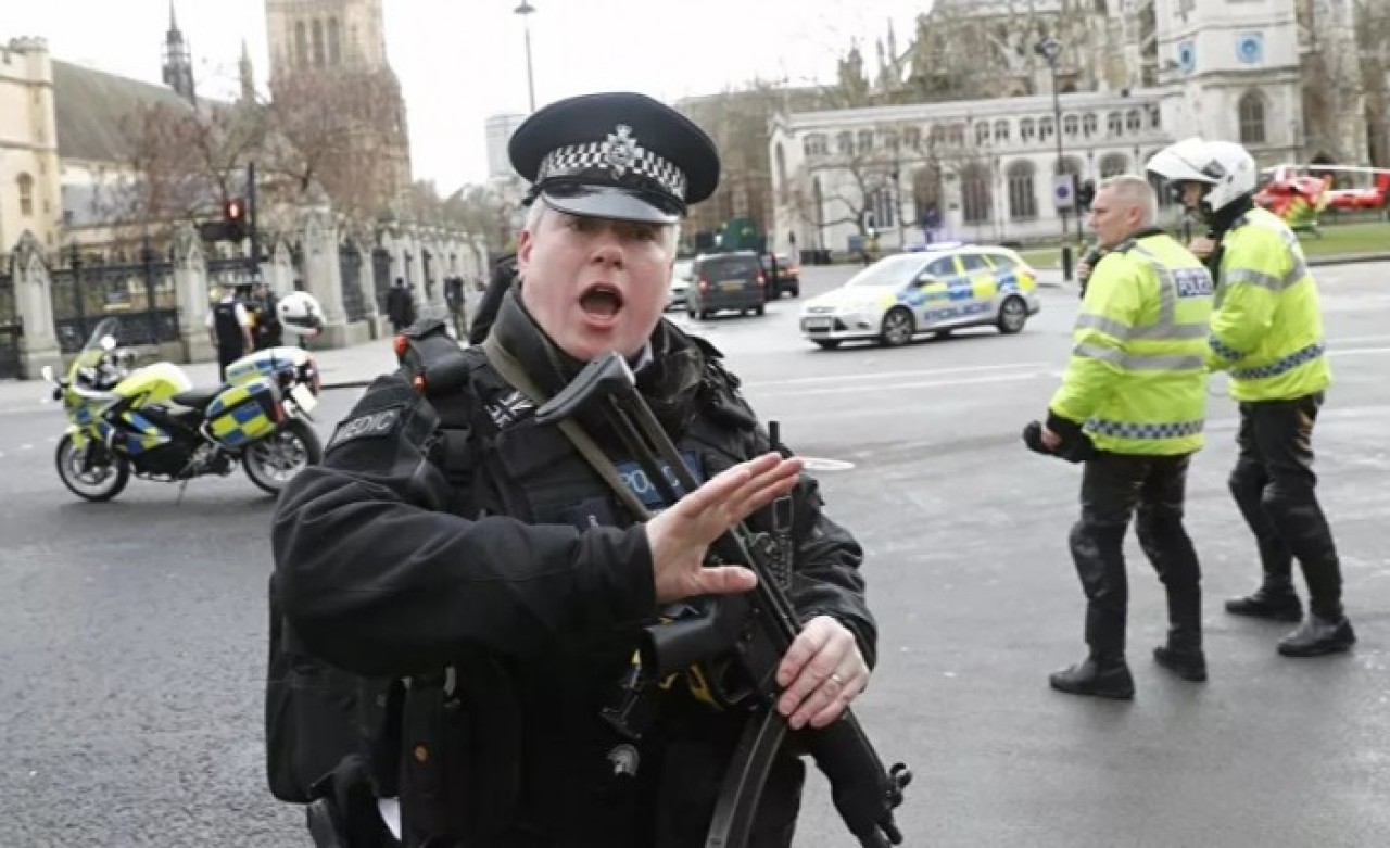 Koronavirüs hastasıyım deyip polise tükürmüştü: Aldığı ceza belli oldu!