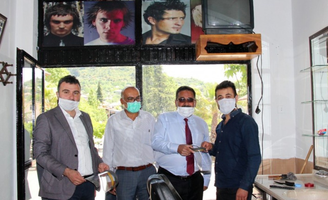 Koronavirüs çıkan berber kaç kişiyi traş etti: Sözün bittiği yer!