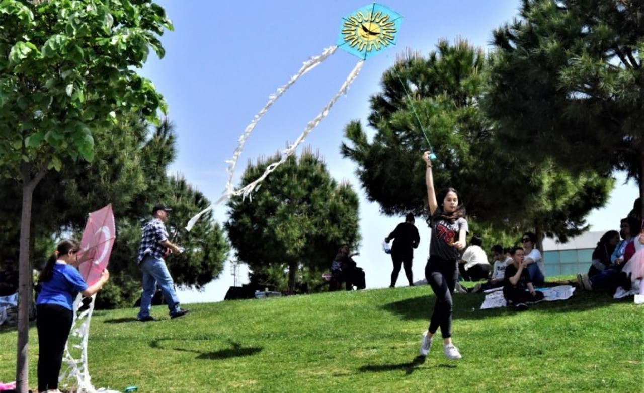 Mersin Valisi uçurtma uçurmayı yasakladı!