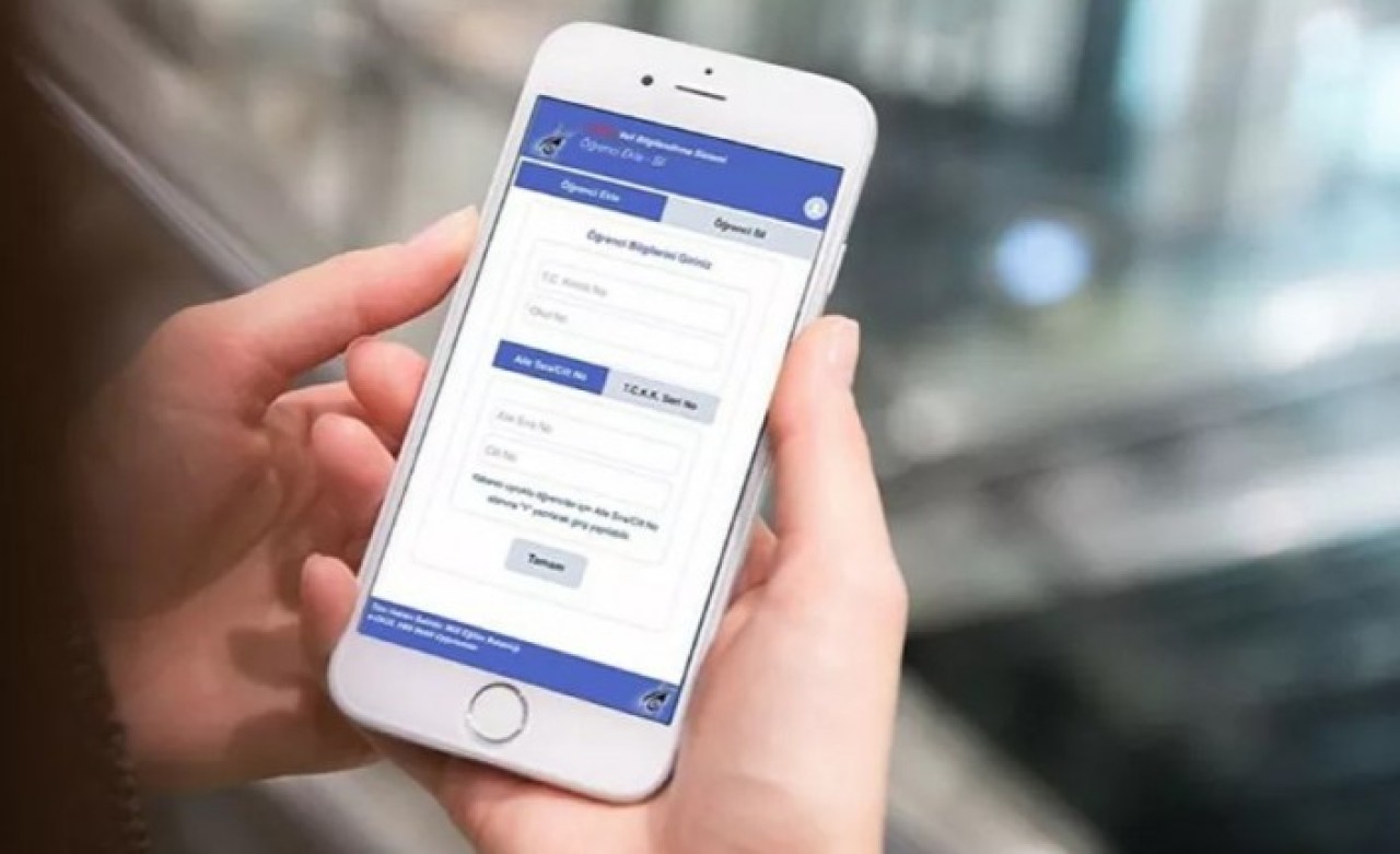 Öğretmeninin şifresini ele geçirdi,  notlarını değiştirip mezun oldu