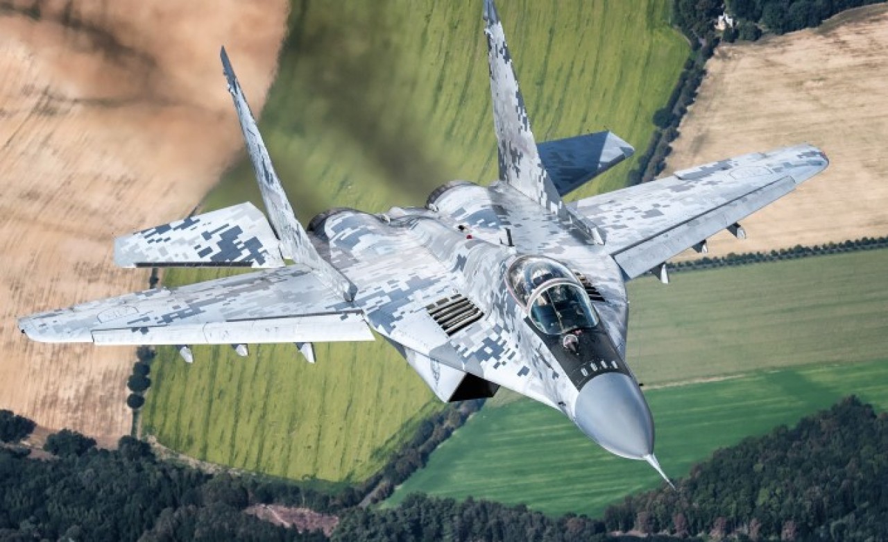 Rusya,  Hafter'e 8 savaş uçağı gönderdi!