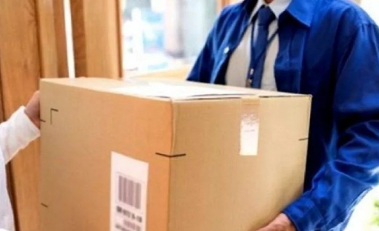 Pes dedirten görüntü: Sokağa çıkma yasağından muaf tutulan kargo aracıyla misafirliğe gittiler!