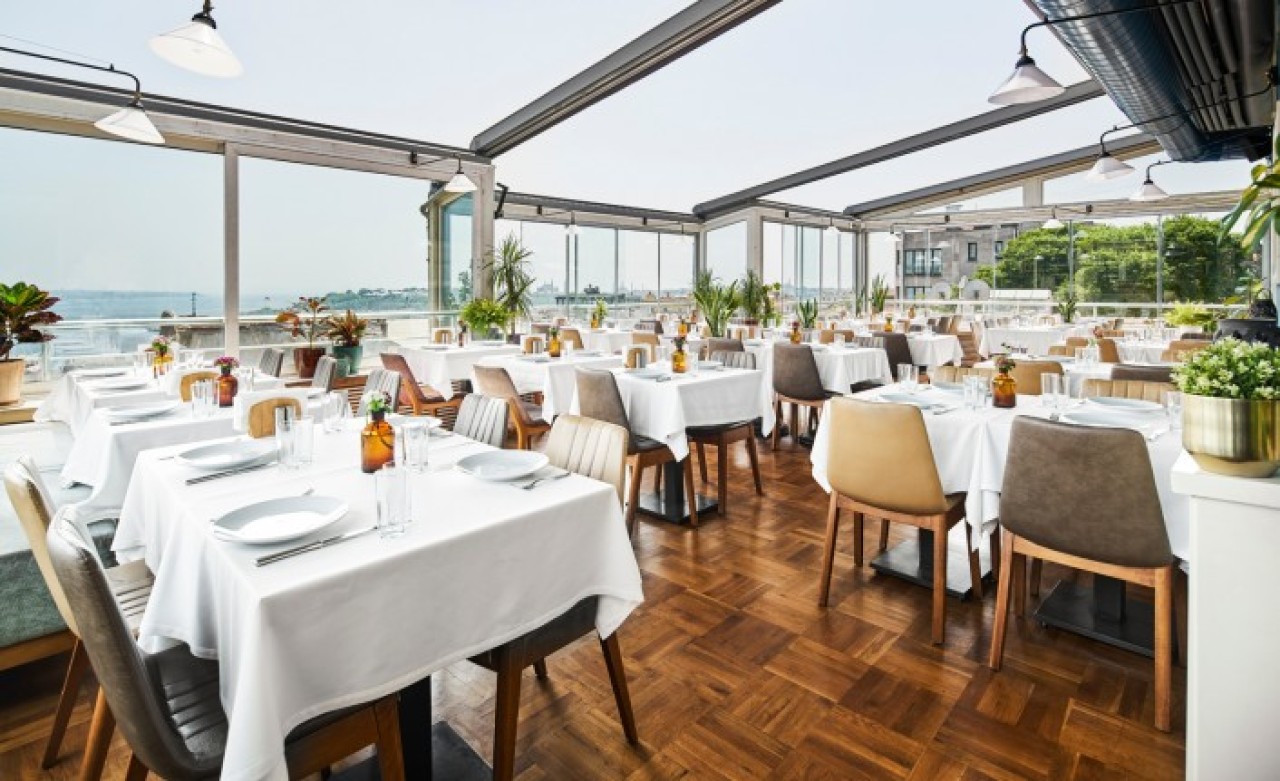 Tanınmış restoranlardan müşterilerine SMS: Yardım edin