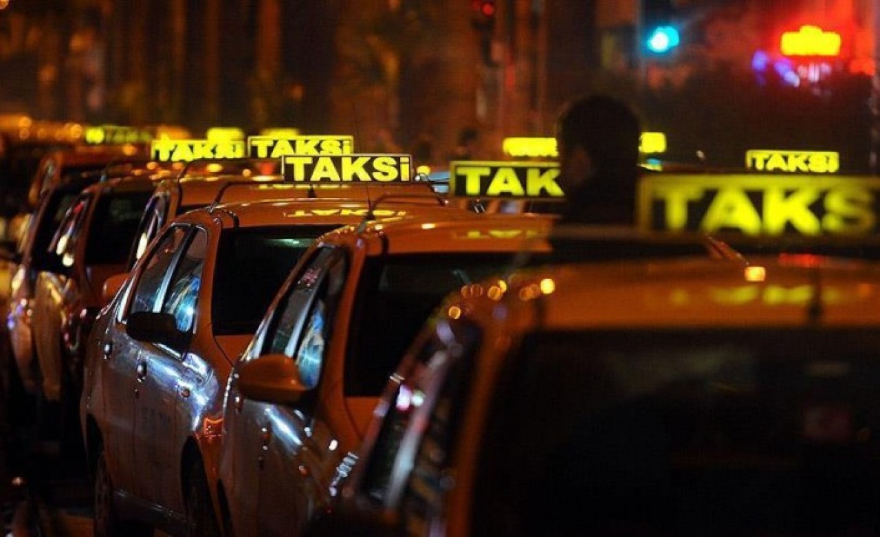 Ticari taksilere üç kişiden fazla müşteri alamayacak