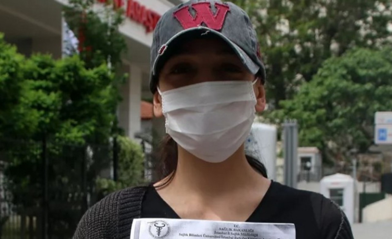 Tıkanan lavabosu için marketten aldığı çözücü patladı: Özlem Atay'ın yüzünde ciddi yanıklar oluştu