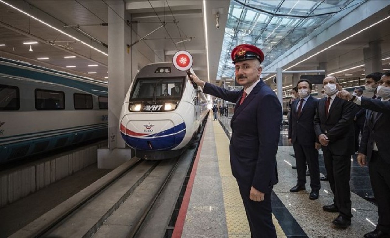 Tren seferleri başladı: Bakan yeni kuralları açıkladı